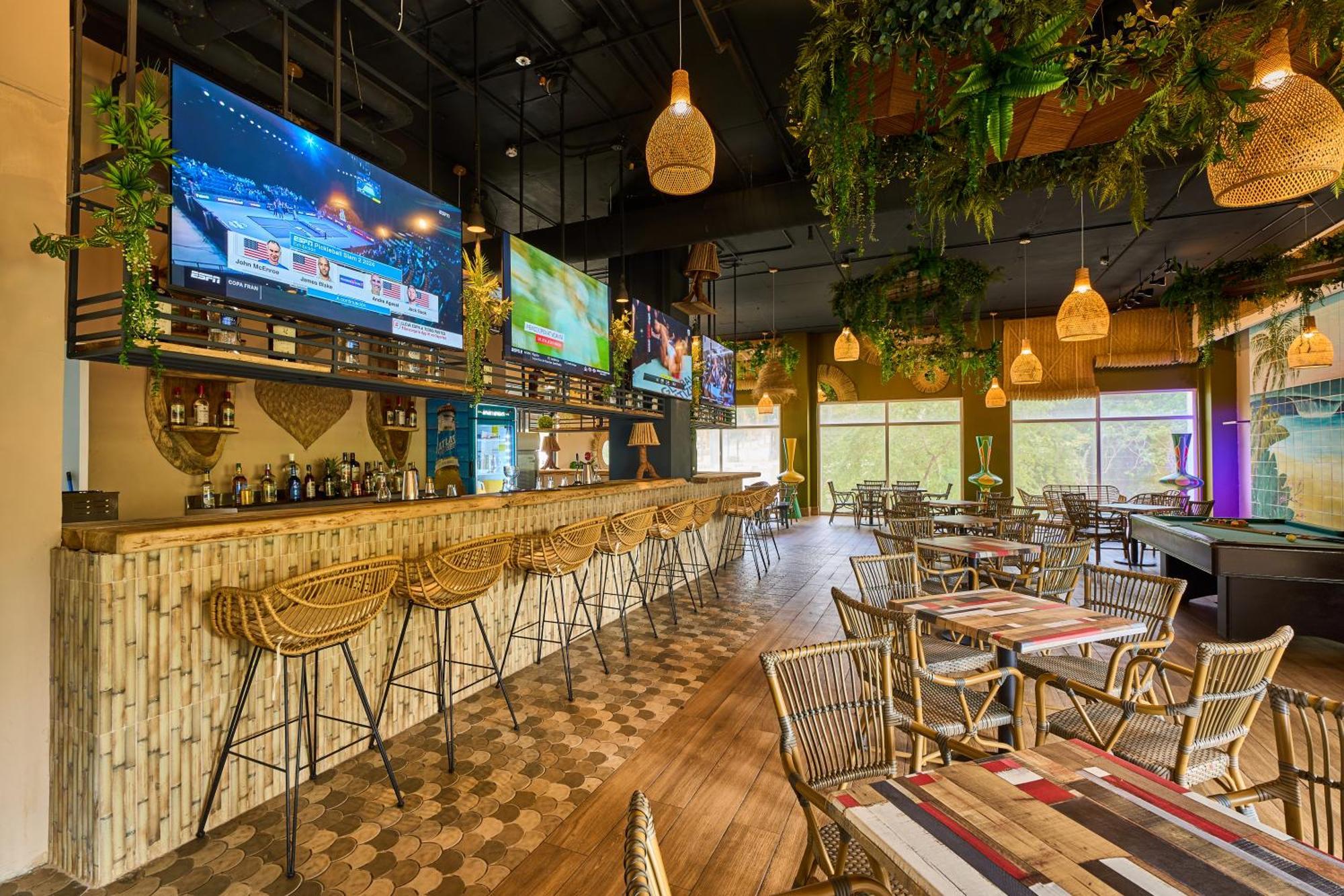 فندق Gran Evenia Bijao سانتا كلارا المظهر الخارجي الصورة The interior of a typical restaurant