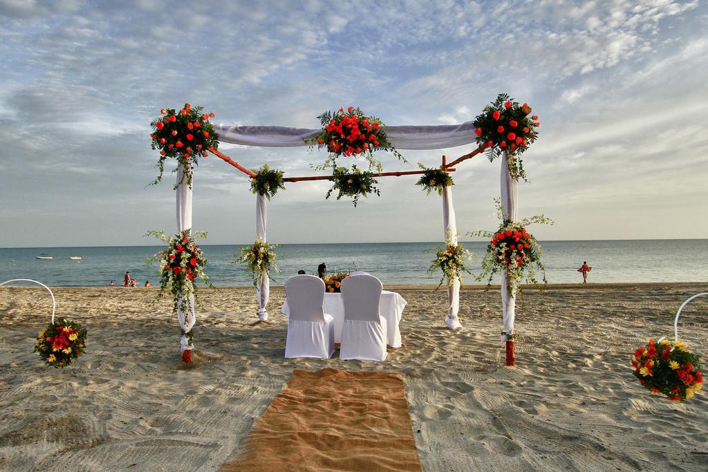 فندق Gran Evenia Bijao سانتا كلارا المظهر الخارجي الصورة A beach wedding